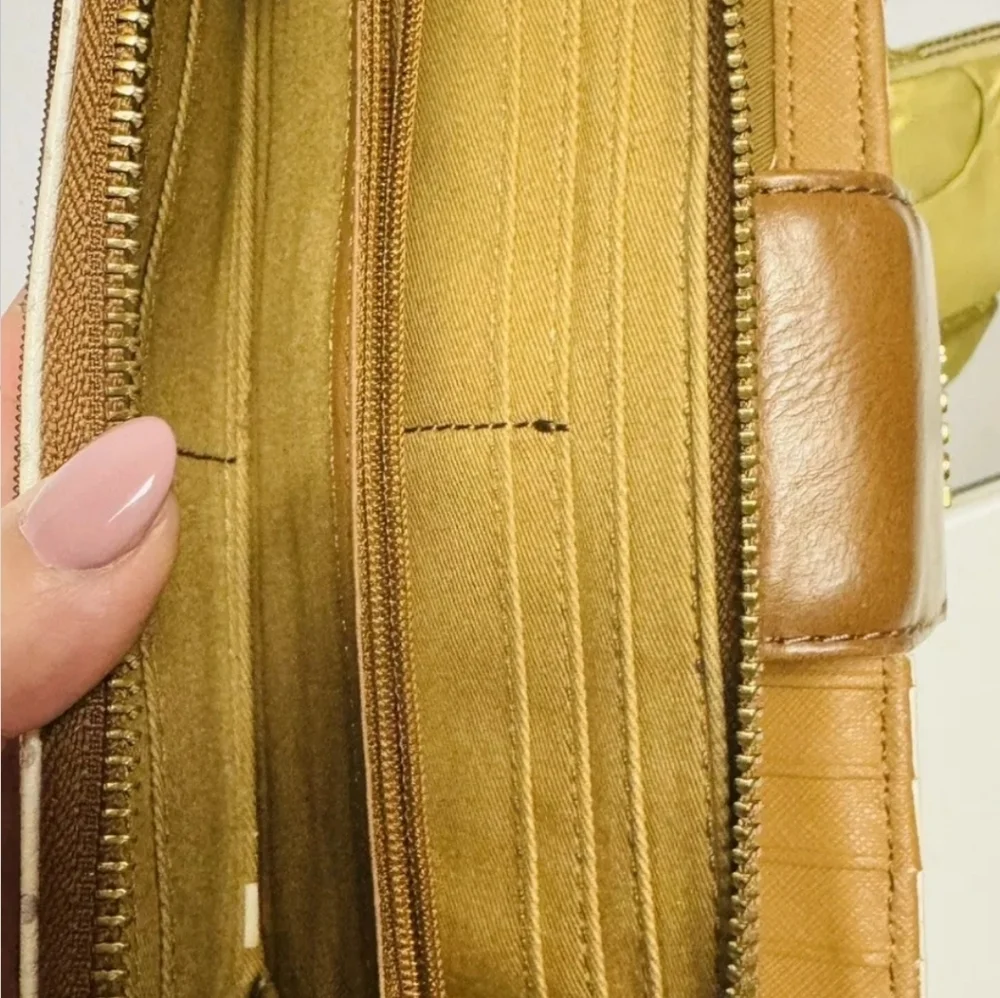 FOSSIL-Pebbled Leather Wristlet/Wallet